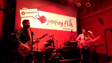 The Delay Perfect Lie Jumping Fish Live @ Six D o g s