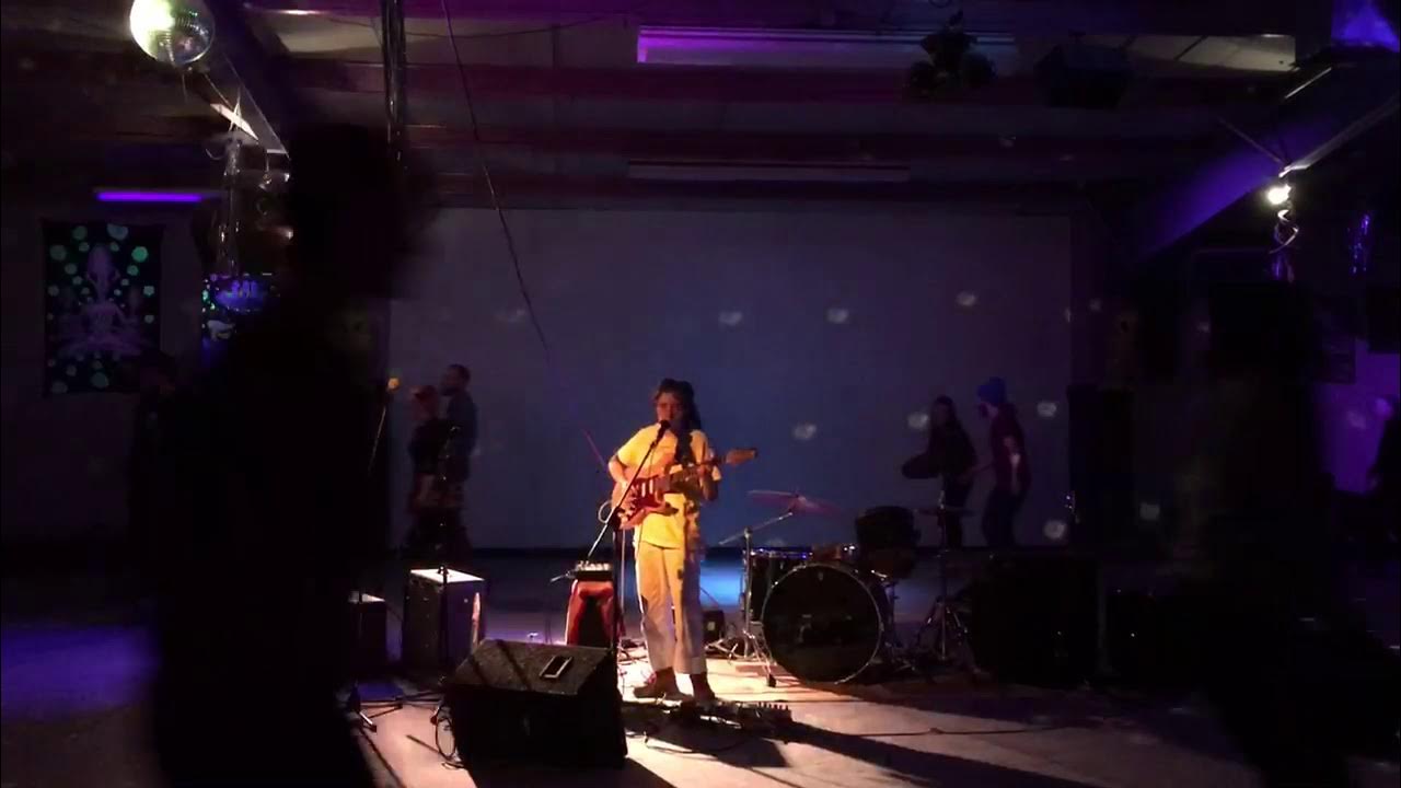 Lomelda at Rockin' Rollers "Slide" YouTube