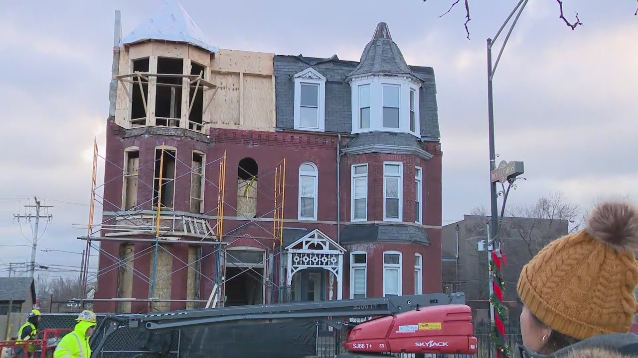 Worker dies after building collapses in Bronzeville YouTube