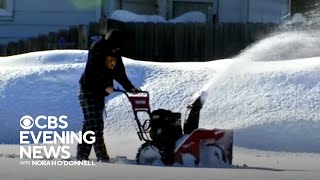 New York digs out after historic snowstorm