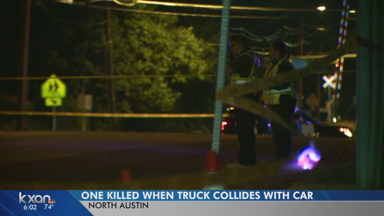 Man killed in north Austin crash - YouTube