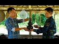 Despite having met only recently, E-gan generously brought Ha Nam a secret gift.