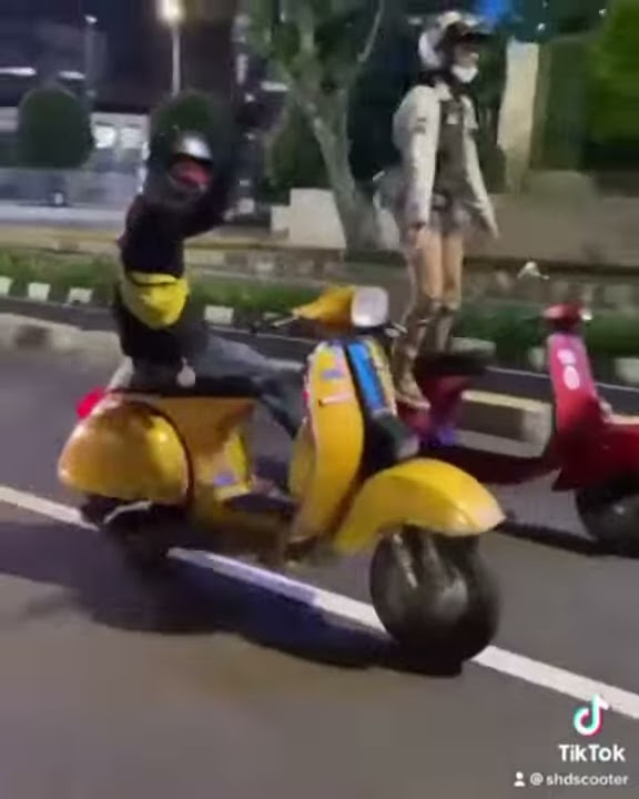 Story'WhatsApp vespa gokil