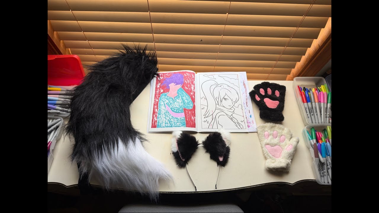 Shadow  Fox is live coloring