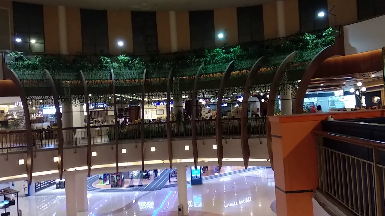 Tempat makan di Mall, enak dan terjangkau, banyak pilihannya. Nyaman