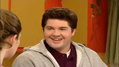 Top Notch 2 - Unit 5  Sitcom Scene 1: How about a manicure?