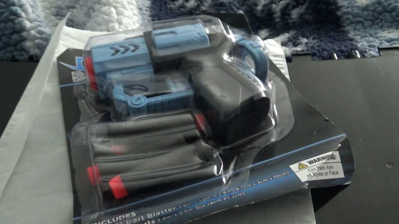 Распаковка и тестирование мини-дротикового бластера Five Below.