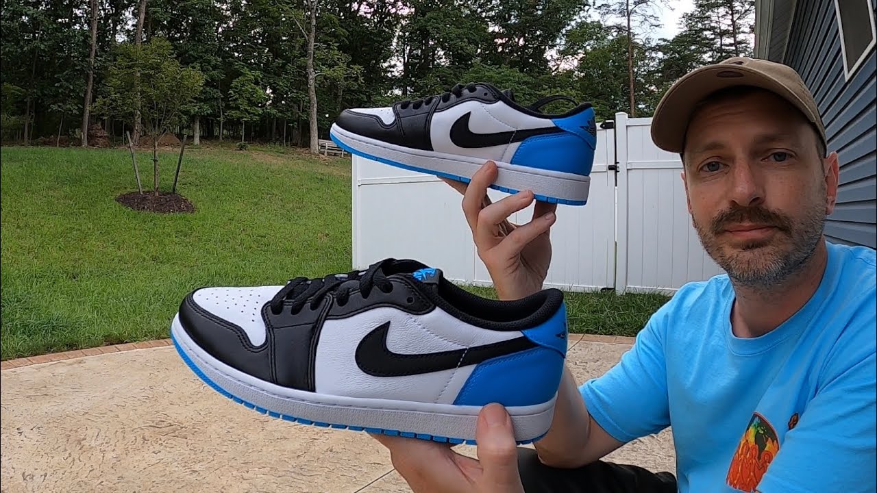 SB AIR JORDAN1 LOW DARK POWDER BLUE  UNC