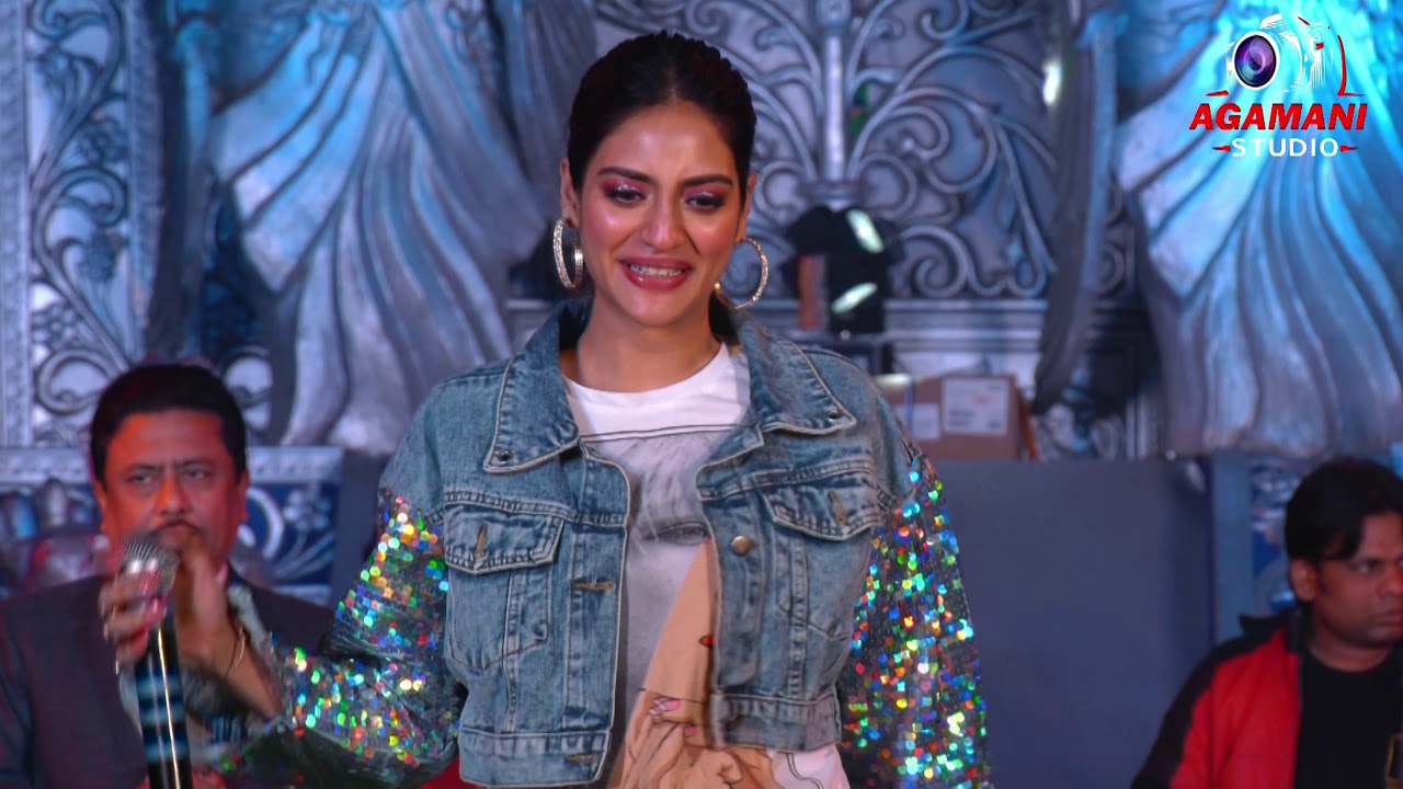 Tollywood Flim Beautiful Actress Nusrat Jahan Live in Concert  Singing Paas Woh Aane Lage Zara Zara