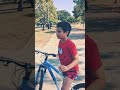 por la colina