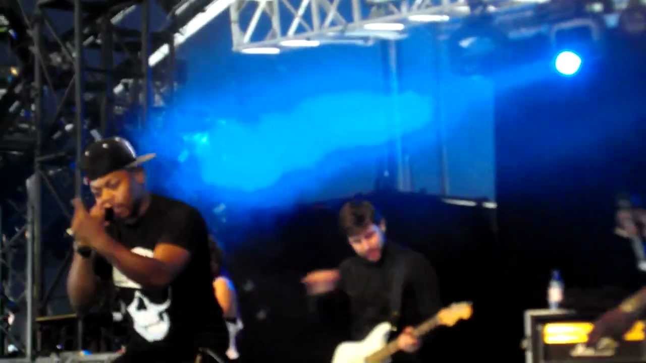 Clement Marfo & The Frontline - Champion (Live at Reading 2012)