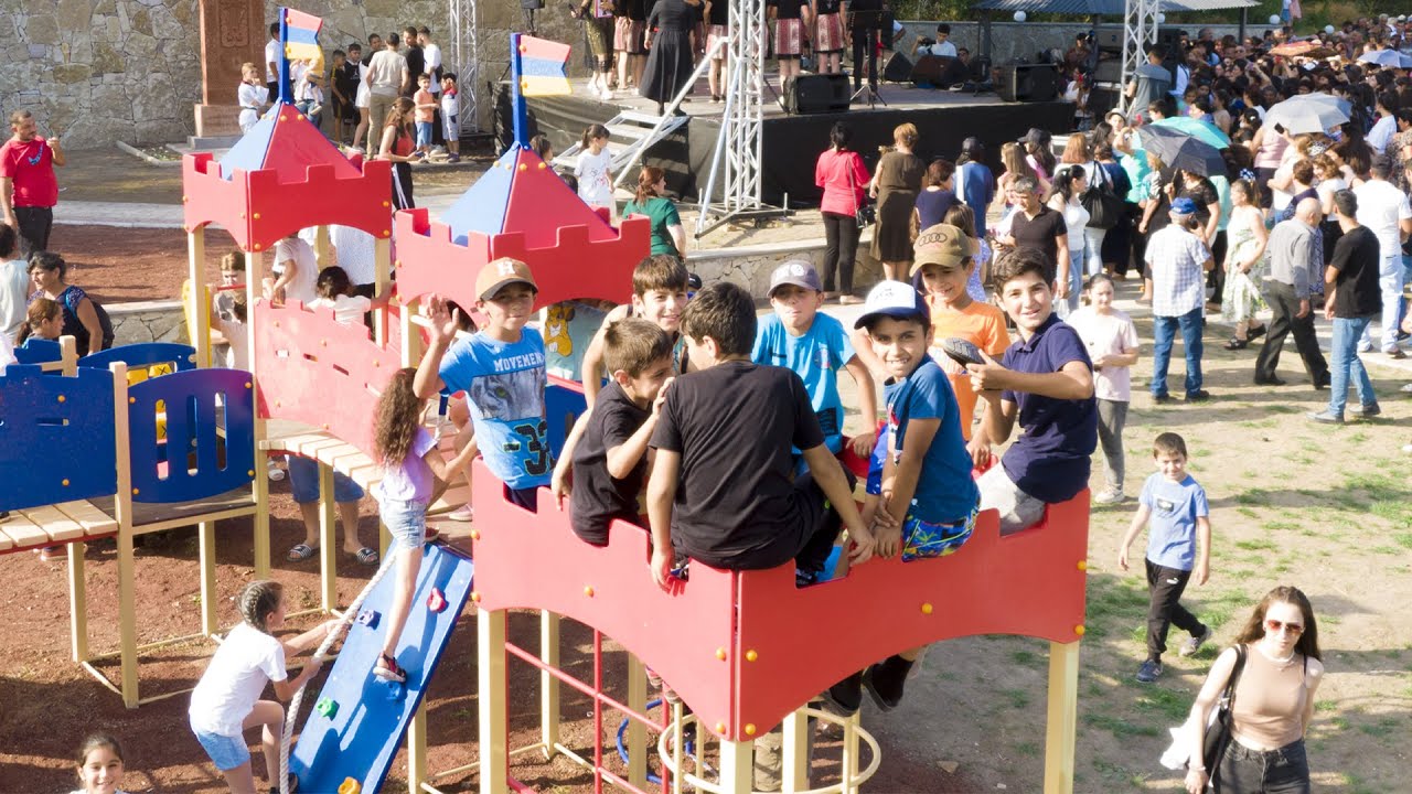 Սահմանամերձ Կոթի գյուղում բացվեց մանկական պուրակ