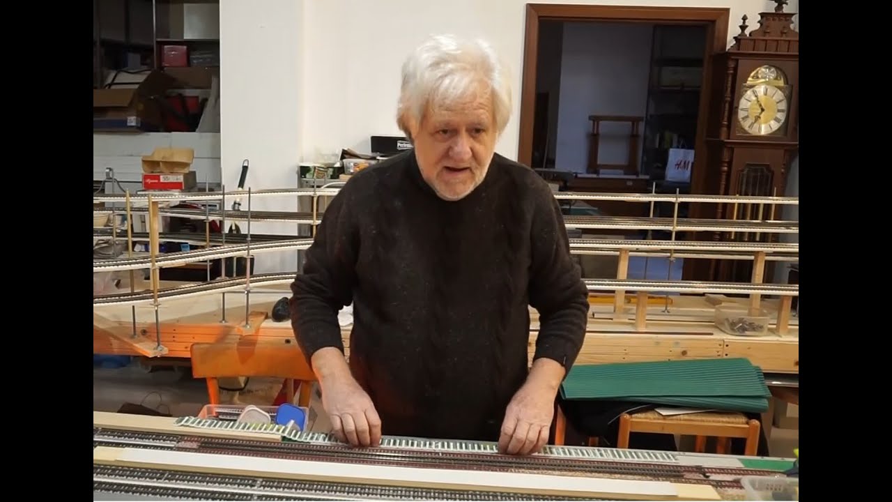 Preparazione binario con massicciata  - scala H0