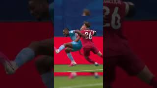 Kayembe vs Ponce Sau battle for the ball #football #shorts #intense