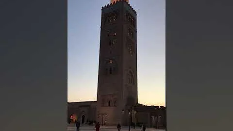 Cosa dice il muezzin dal minareto?