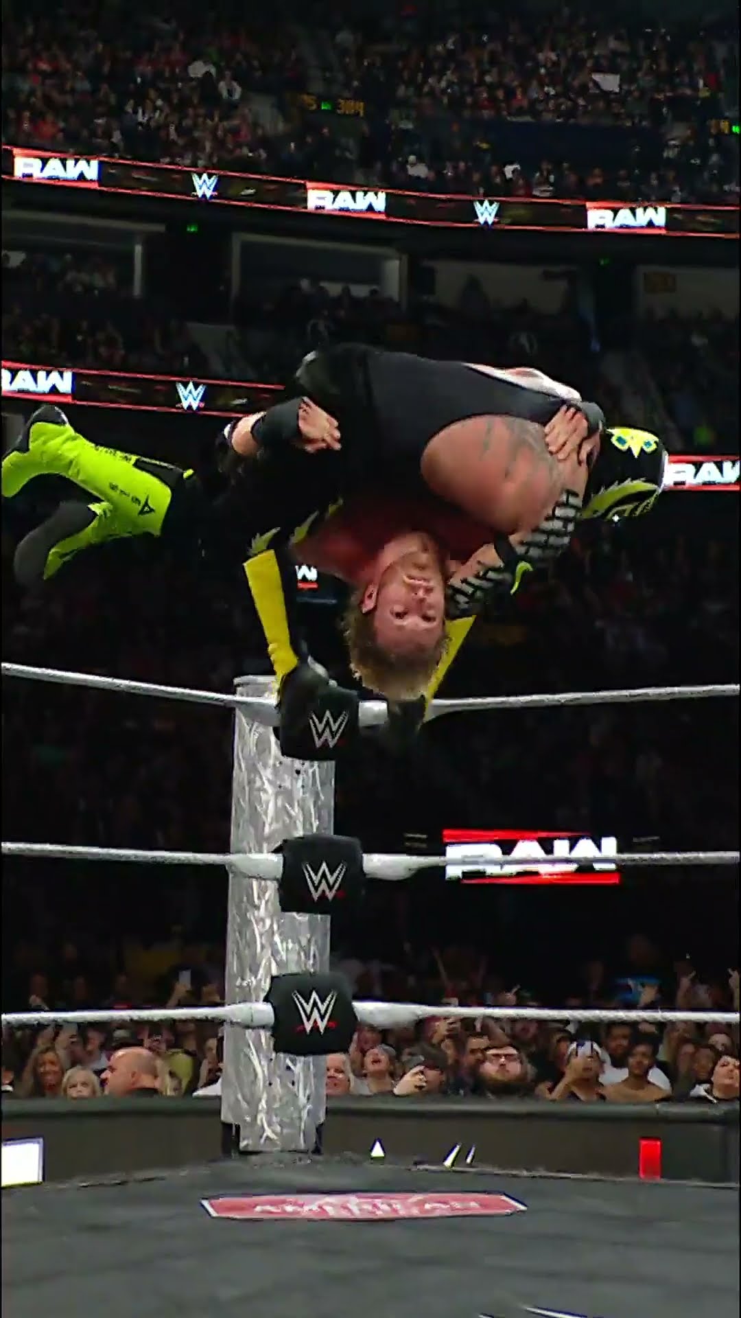 Bro defies gravity for fun ?