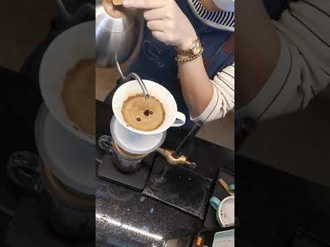 Drip on Ice แบบ simple but work. ที่โก๋กาแฟ