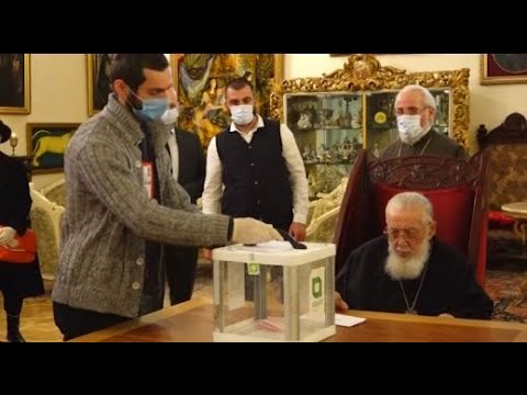 კათოლიკოს-პატრიარქმა საკუთარი არჩევანი საპატრიარქოში გადასატანი ყუთის მეშვეობით დააფიქსირა