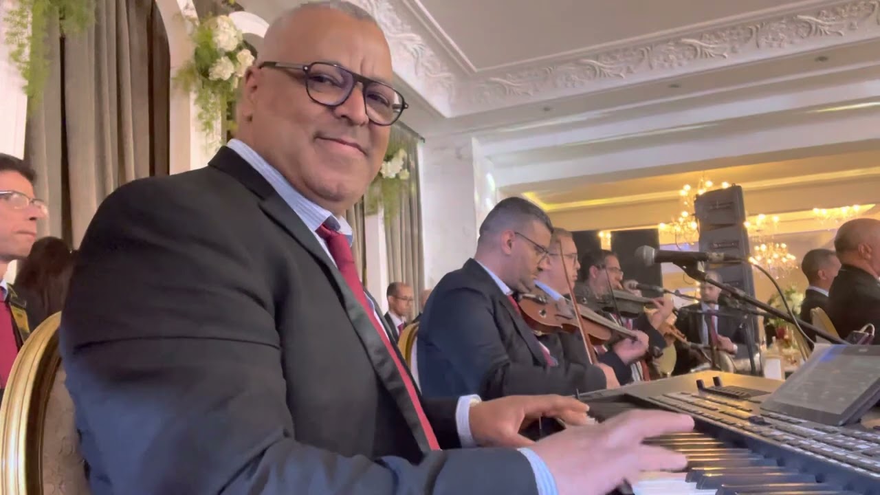 (قارئة الفنجان) : عبدالحليم حافظ