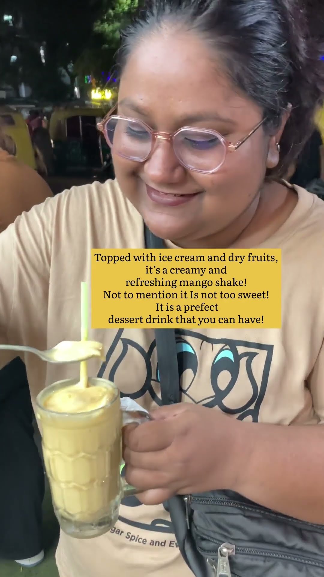 The famous Delhi-wala Mango shake! 😋 #shorts #food #drinks #mangoshake ...