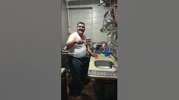 انا مش فاضي لكم 