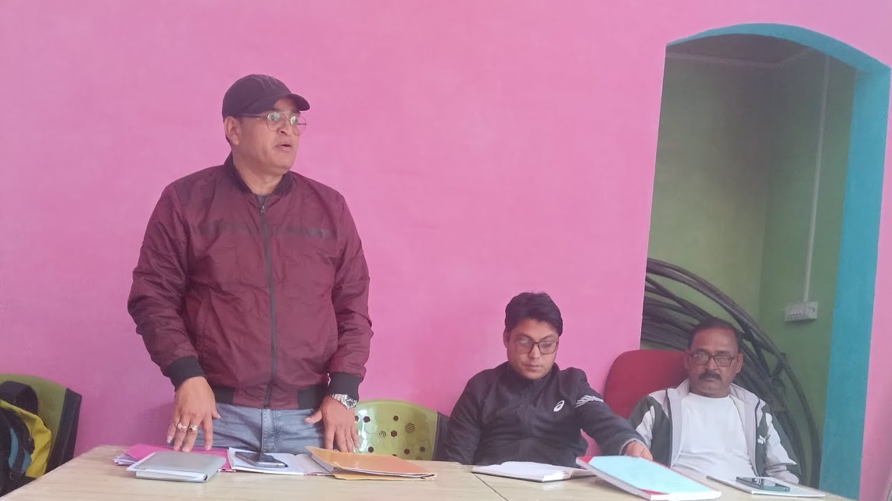 रोजगार से ग्राम सभा कीबैठक में