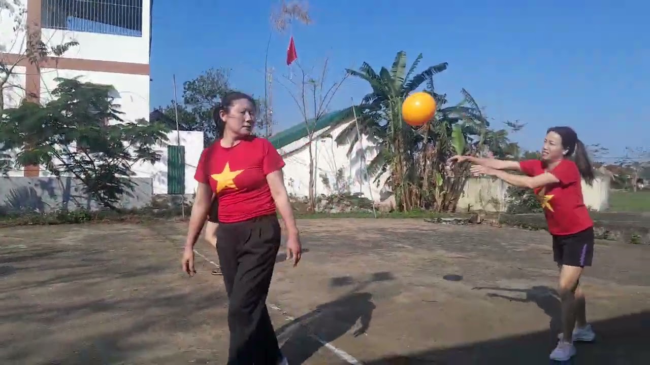 ​Bạn có muốn mình giúp soạn một status 
