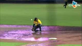 20130623 CPBL 象 V.S 猿 8下 鄭乃文在水坑中真的不好處理啊!