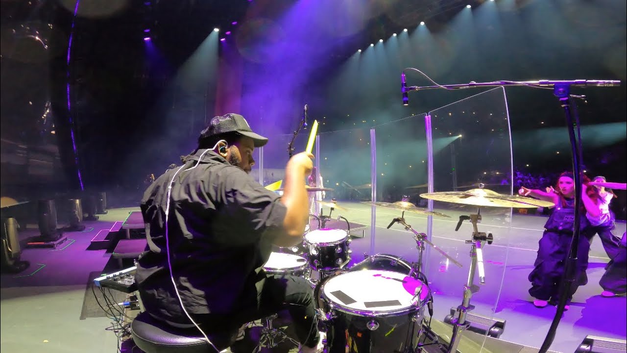 K2 | Nicki Nicole | Ella No Es Tuya | No Toque Mi Naik - YouTube