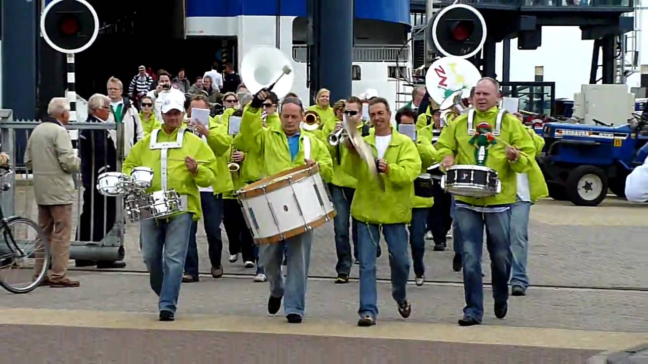 aankomst dweilorkest op Vlieland