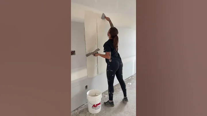 Coating a buttjoint 😄 #drywall #taping