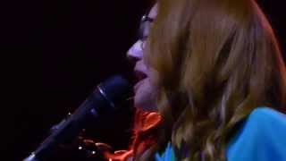 Video thumbnail of "Tori Amos - Vicar's Wife - Sydney Opera House 2014"