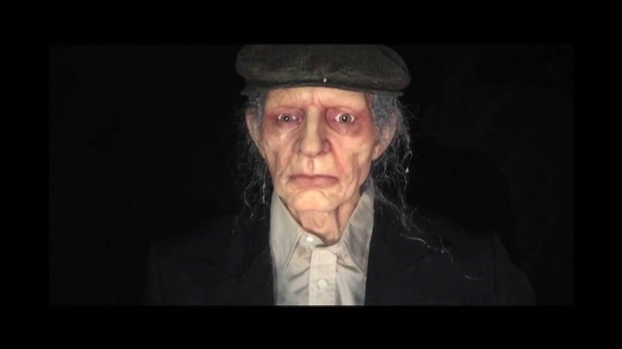 Graveyard Wanderer - Creepy Graveyard Prop