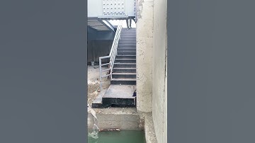 Tham khảo mẫu cầu thang xương cá. #nhakhungthep #nhadep #nhatienche #diy #maunhadep