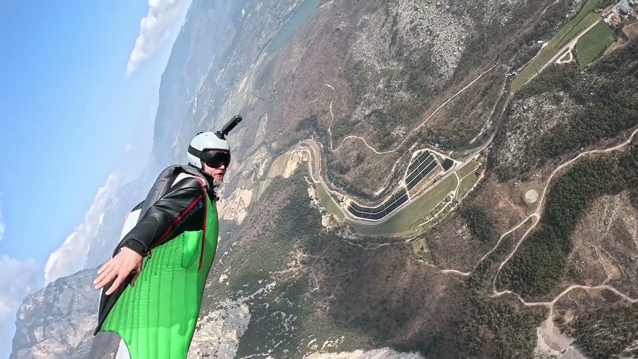 2-way wingsuit jump with Roli