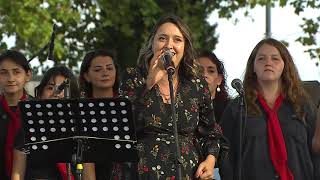 Yapıcılar Ve Los Obreros: Bizimkilerin Şarkısı