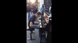 Street Pianist in Paris by John Blues 647 views 10 years ago 1 minute, 16 seconds