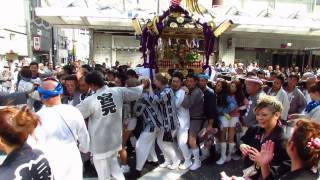 2714横須賀神輿パレード・横須賀中央駅前。中神、子之神社、吉輿会、平神会、虎神会が行く。26ysuka13661378