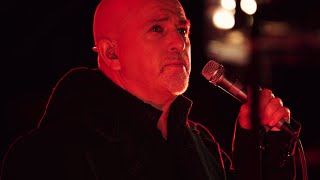 Video-Miniaturansicht von „Peter Gabriel - Heroes (Live in Verona 2010)“