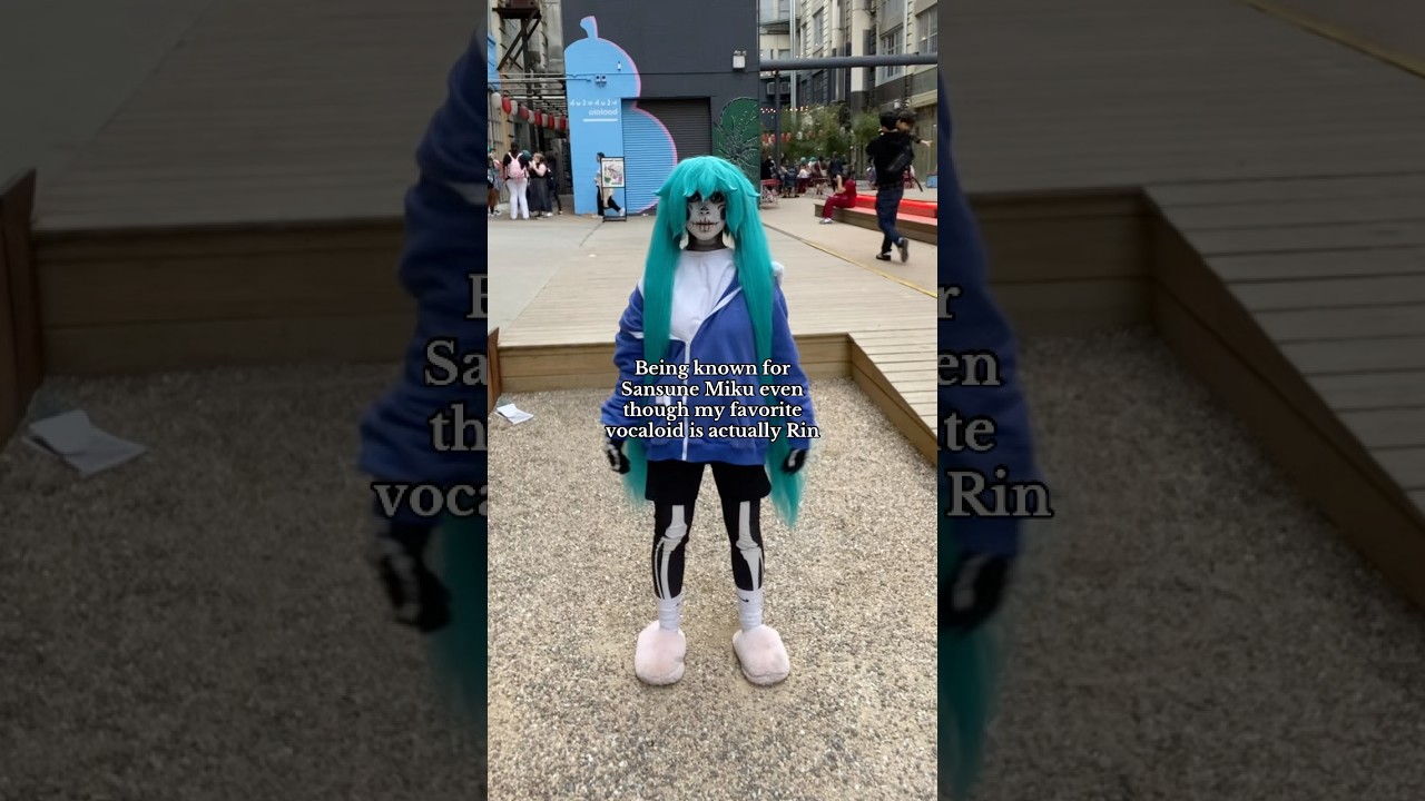 I love both but you’d think I’d like Miku more because of my Miku content 😭 #cosplay #cosplayer