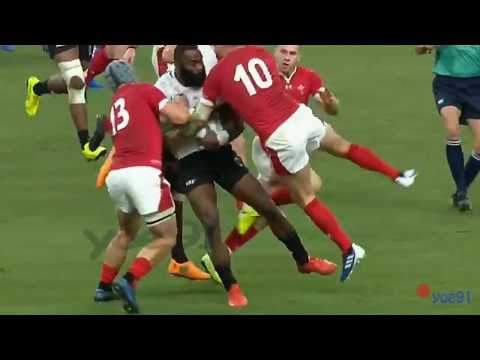 Dan Biggar gets