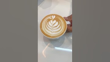 CLASSIC LATTE ART TULIP POUR❤️The secret to clean Tulip stacks#tulip #artist #coffee #barista #trend