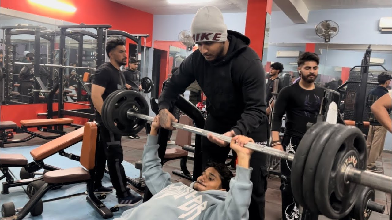 Uper chest and triceps workout. Do subscribe our channnel and hit the like button 🏁👍