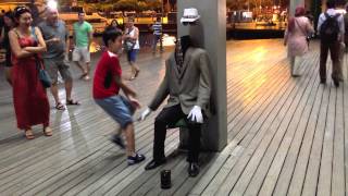 Funny Video The Man With No Face No Head In Barcelona. Headless Man. Super Prank