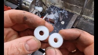 Gears cutting on lathe