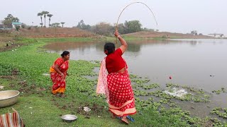 Fishing Video || Fishing has been the profession of village lady since ancient times || Fish hunting
