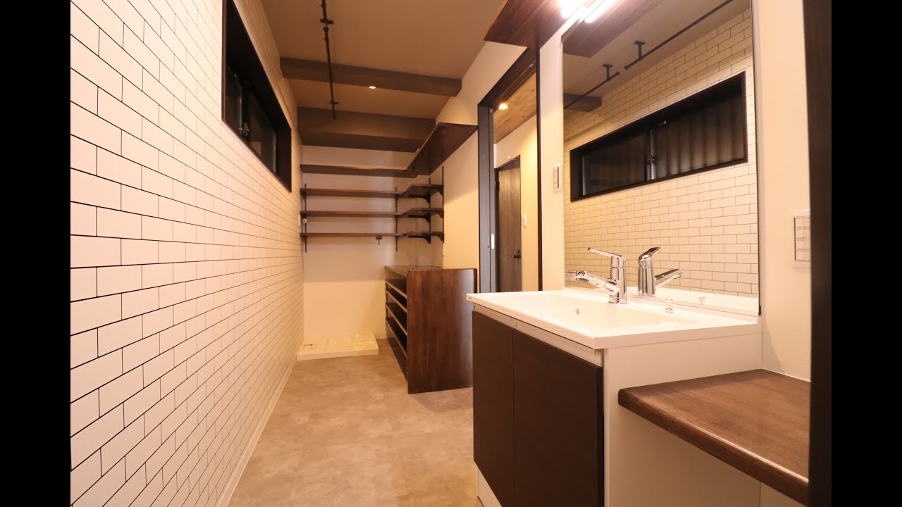 ランドリールームで洗濯のすべてが完結する家 わずか間口3 8ｍの細長狭小地に創意工夫を凝らしたこだわりの一邸 Youtube