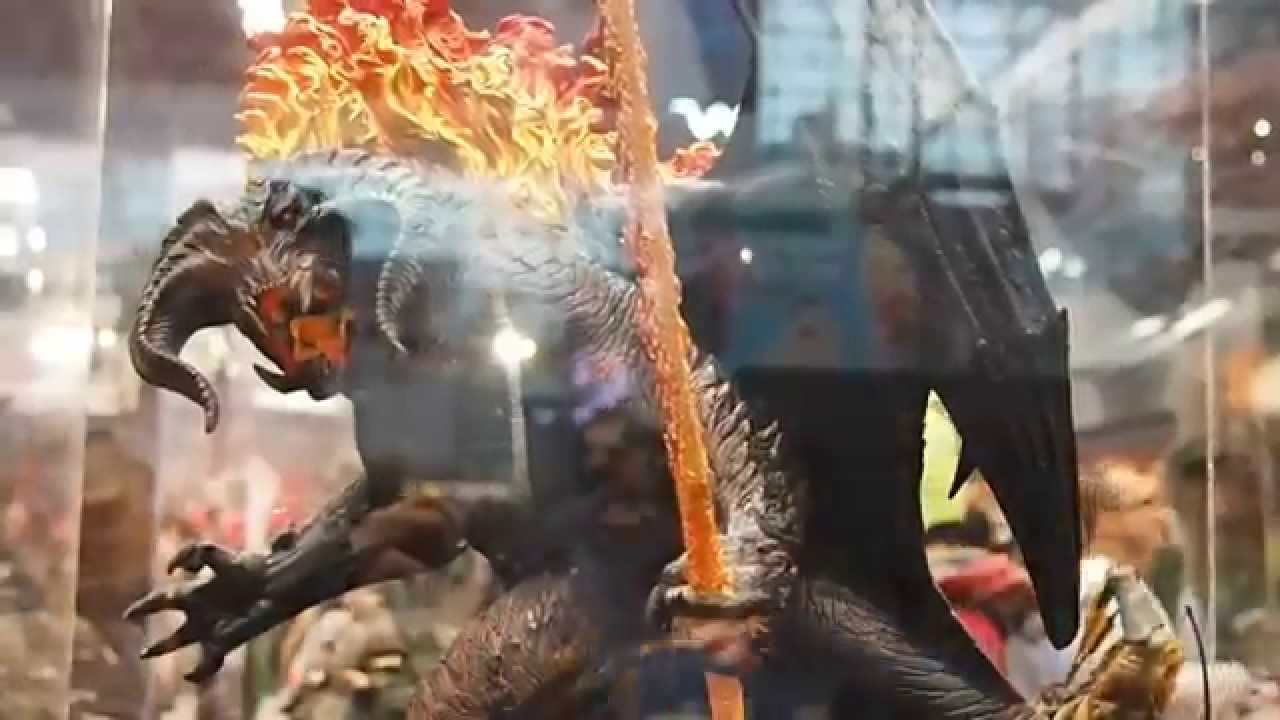 Balrog LOTR statue by WETA at NYCC 2014 YouTube
