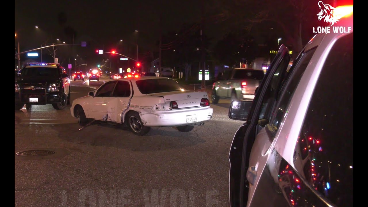 Strong Arm Robbery Suspects Flee From Police - YouTube