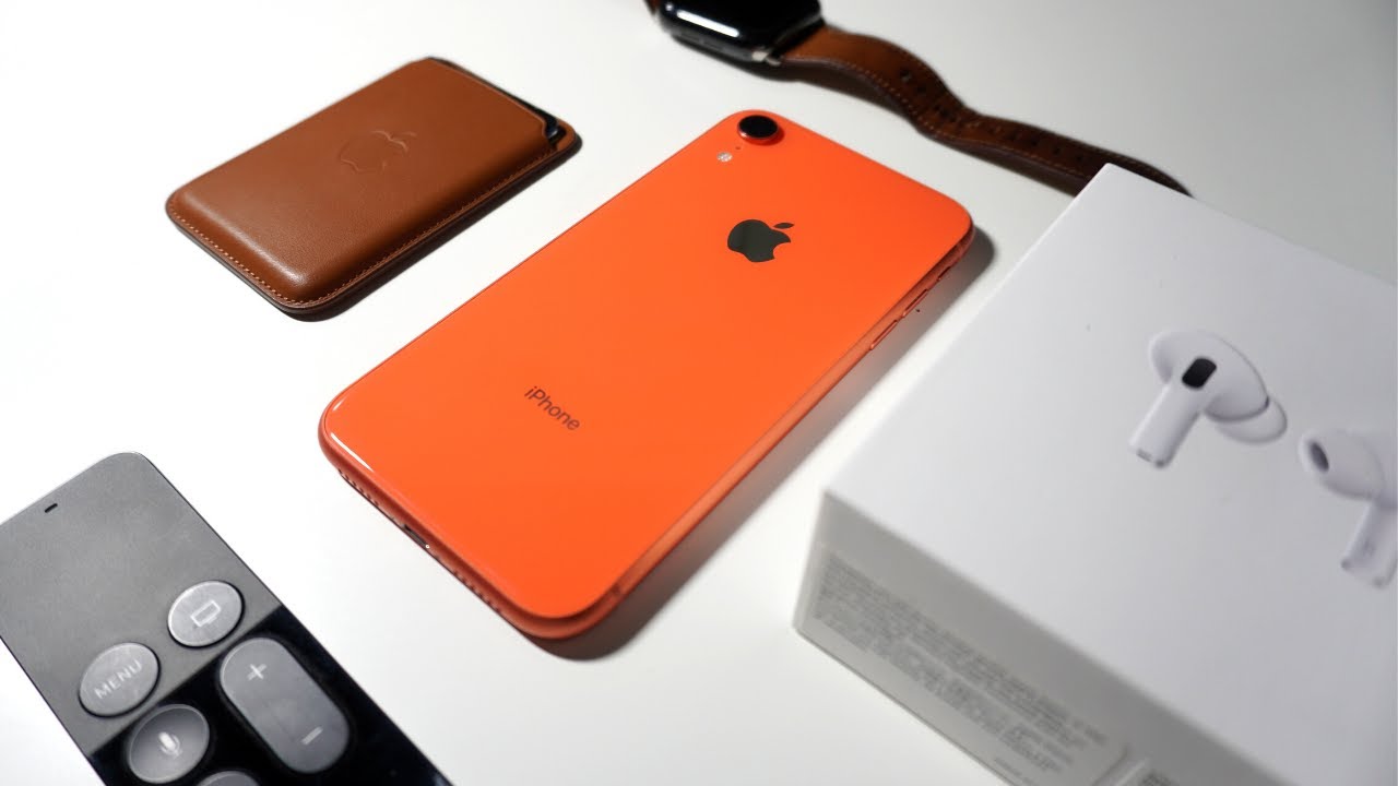 Why You SHOULD Buy the iPhone XR in 2021 - Build, Performance and Camera Test